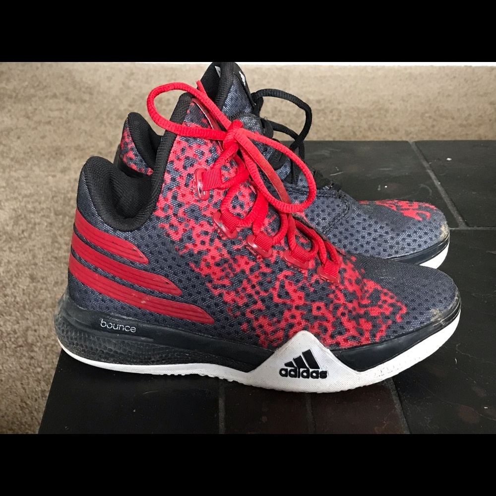 Girls basketball shoes